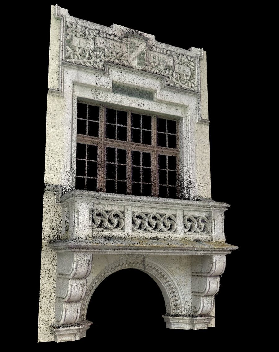 Fassadenportal als Punktwolke aus dem terrestrischen 3D-Laserscan bei einem historischen Rathaus